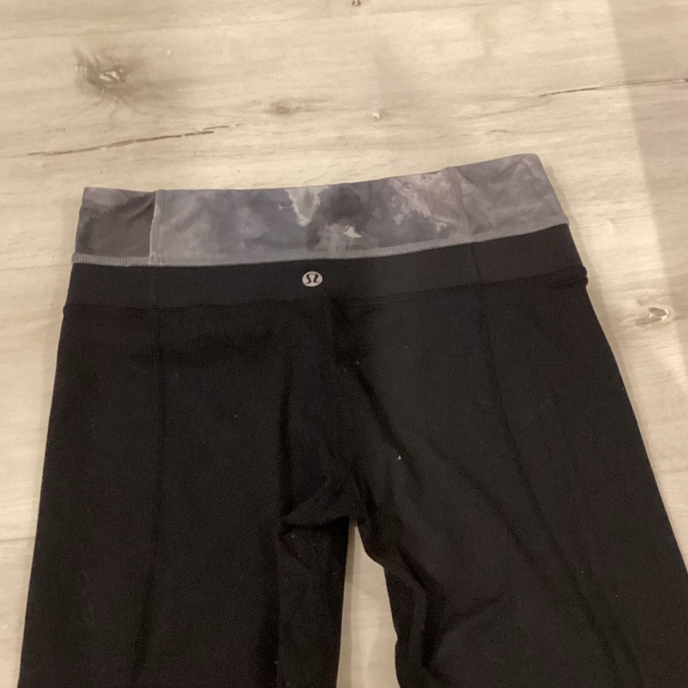 lululemon athletica Black Flared Leggings with Gray printed Waistband - Picture 4 of 8